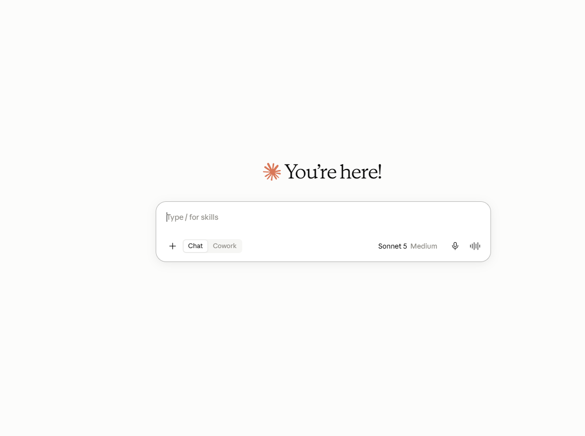 Empty Claude new-chat screen showing the message box